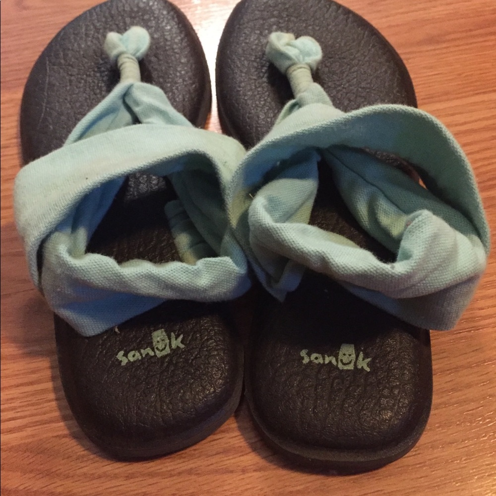 Sanuks